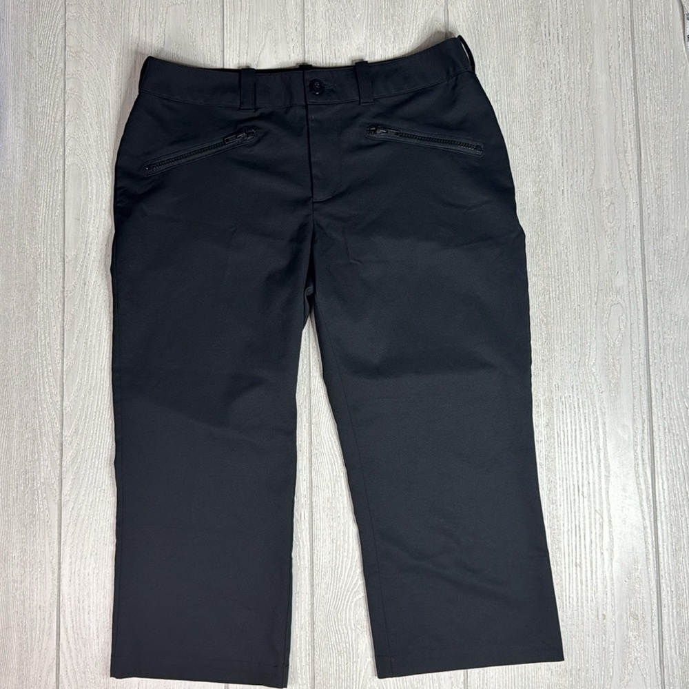 Women’s Golf pants, Fila Sport Golf size 8, black capri pants Classic